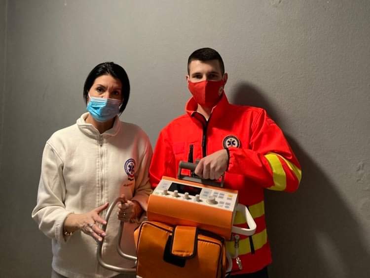 Átadásra került a Mabanaft Hungary Kft és Partnereinek ajándéka: egy Oxylog 3000-es készülék a Budaörs Mentőállomás részére